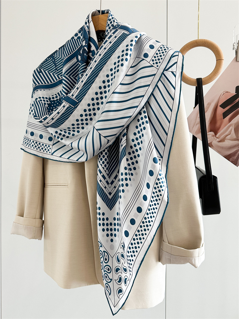 Travel Accessories Neck - ผ้าพันคอไหม 14 มม. ดีไซน์หรูหรา ขอบเย็บมือ ผ้าคลุมไหล่ขนาดใหญ่