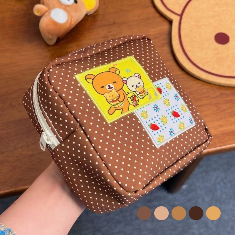 Travel Accessories Toiletries - กระเป๋าแต่งหน้าลายจุดริลัคคุมะ กระเป๋าใส่เครื่องสำอางแบบพกพาพิมพ์ลายหมีน่ารัก กระเป๋าใส่เครื่องสำอางแบบมีซิป กระเป๋าใส่อุปกรณ์อาบน้ำสำหรับเดินทาง