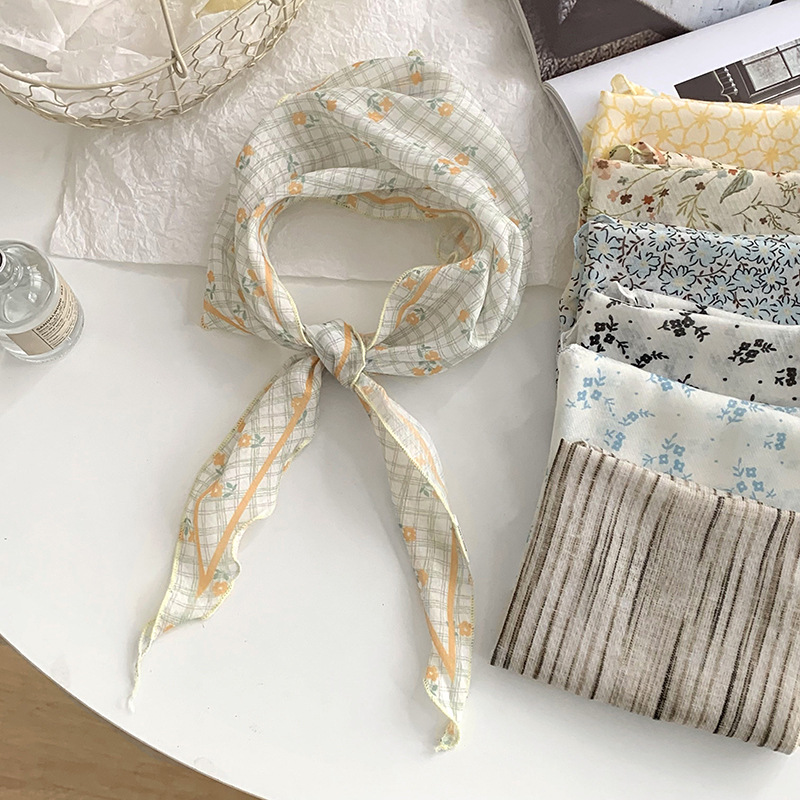 ผ้าพันคอสามเหลี่ยมลายดอกไม้เล็ - Travel Accessories Neck บทวิจารณ์และราคา